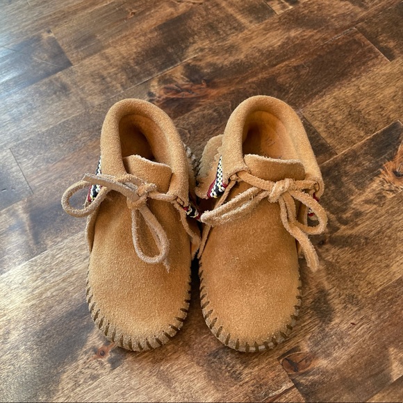 Minnetonka leather moccasins - Picture 3 of 5